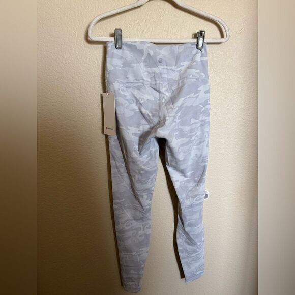 Lululemon Wunder Under HR 28“ Tight Size 8 Incognito Camo Jacquard Alpine White - Picture 7 of 9